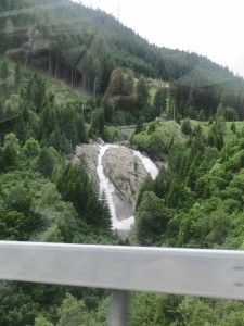 Von solchen Wasserfällen gab es dutzende .. einfach toll